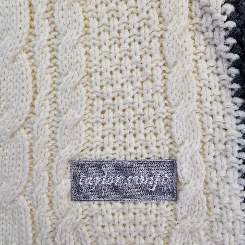 Taylor Swift Folklore Cardigan Scarf Cable Knit Silver Stars Official Merch - Picture 5 of 10